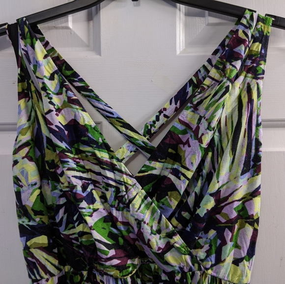 Jungle Style V-neck Cross Strap Dress - Picture 3 of 4